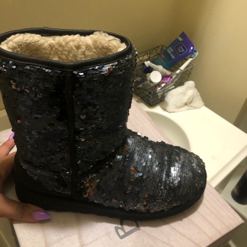UGG®️ BOOTS